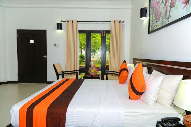 Hotel Oak Ray Elephant Lake