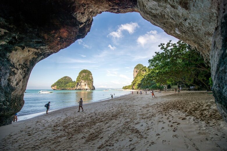 Hotel Maneetel Krabi Beachfront