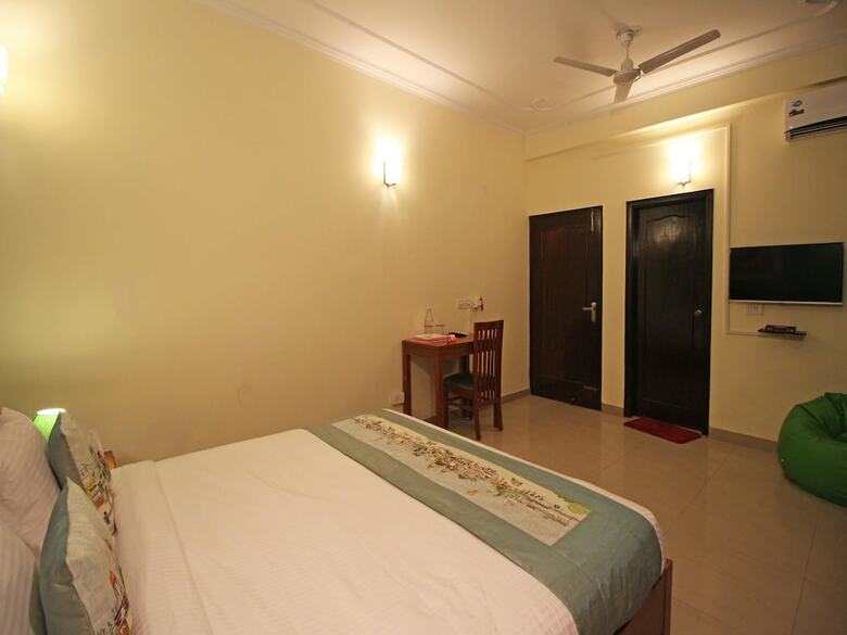 Hotel Oyo Flagship 140 Noida Expressway Boulevard