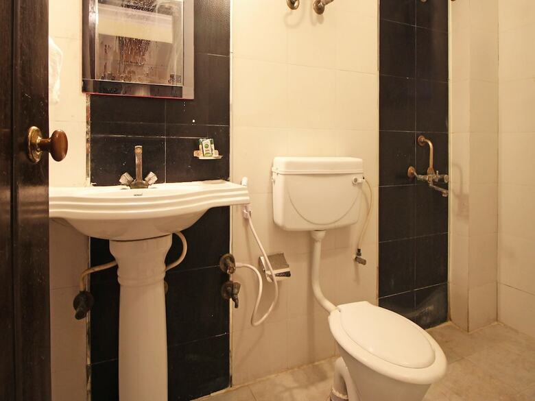 Hotel Oyo Flagship 140 Noida Expressway Boulevard