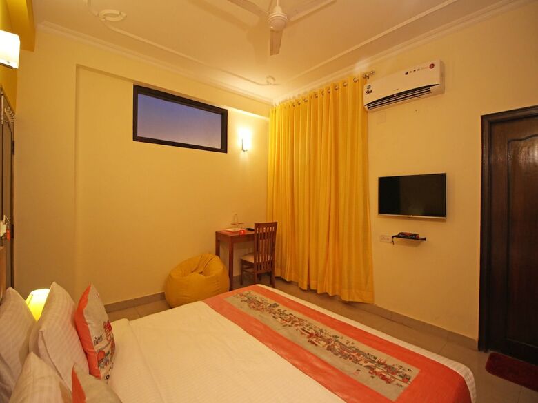 Hotel Oyo Flagship 140 Noida Expressway Boulevard