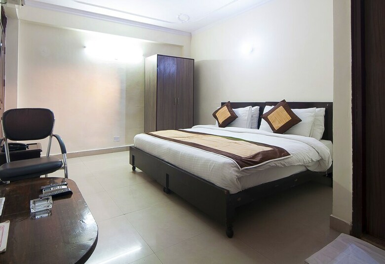 Hotel Charan Pahari