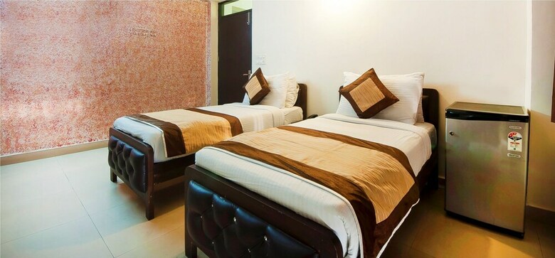 Hotel Charan Pahari