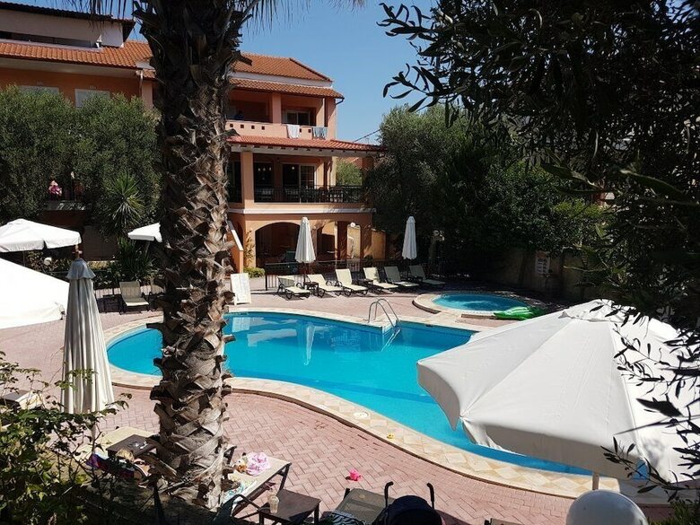 Aloni Hotel