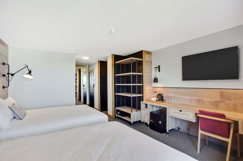 Hotel The Island Gold Coast