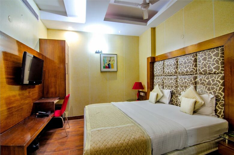 Hotel Omega Residency