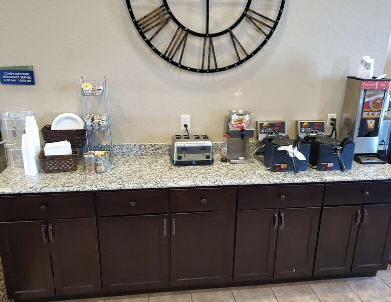 Hotel Cobblestone Inn & Suites - Maryville