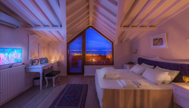 Aeneas Hotel