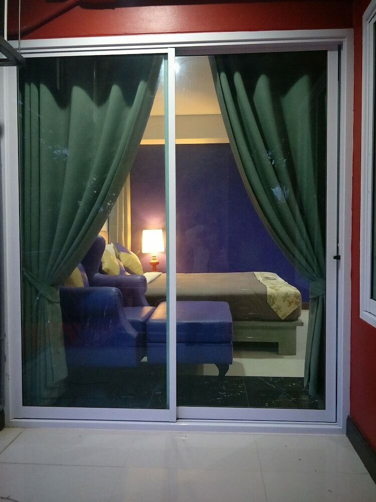 Hotel Raiwin Place