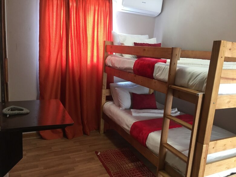 Hotel Chiloto Guest House