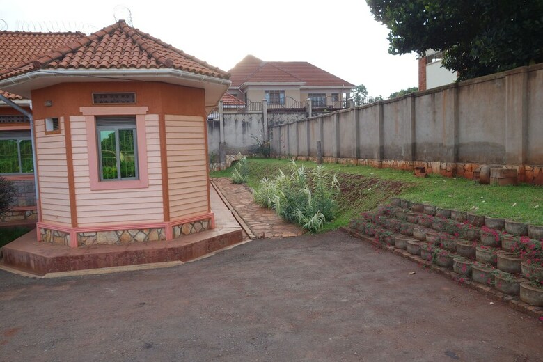 Impala Suites Hotel