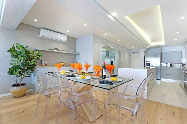 Apartamentos Four On C Luxury Suites