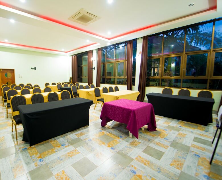 Ci'sand Suites Hotel