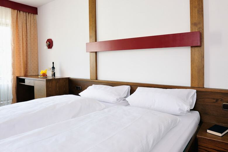 Hotel Pflug Ottenh�fen