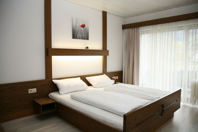 Hotel Pflug Ottenh�fen