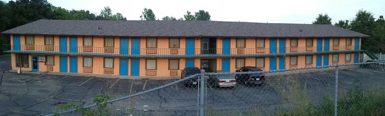 Hotel Carefree Inn