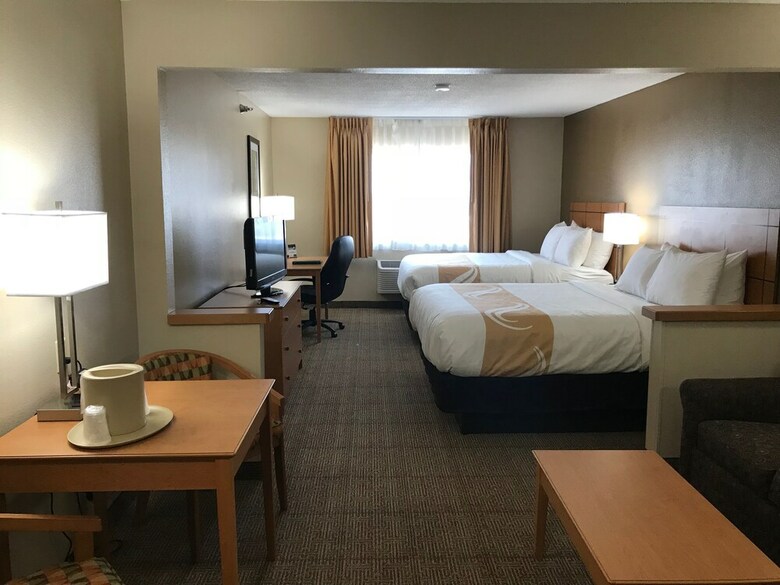 Hotel Quality Inn & Suites