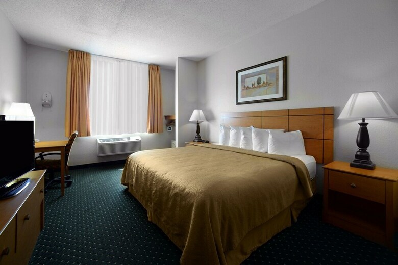 Hotel Quality Inn & Suites