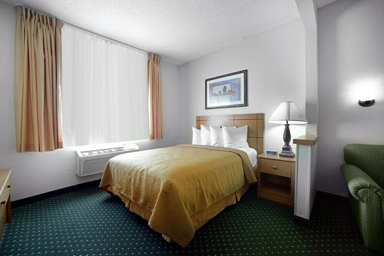 Hotel Quality Inn & Suites