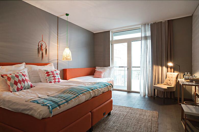 Hotel No. 16