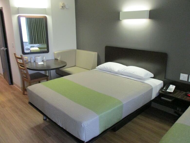 Hotel Studio 6 Bruderheim Ab