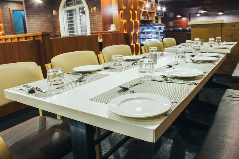 Hotel Ni Ambaari Suites