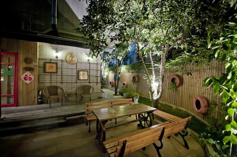 Hostal Parkside Hostel
