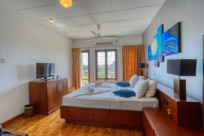 Hotel Oyo 472 Mount Marina Villas