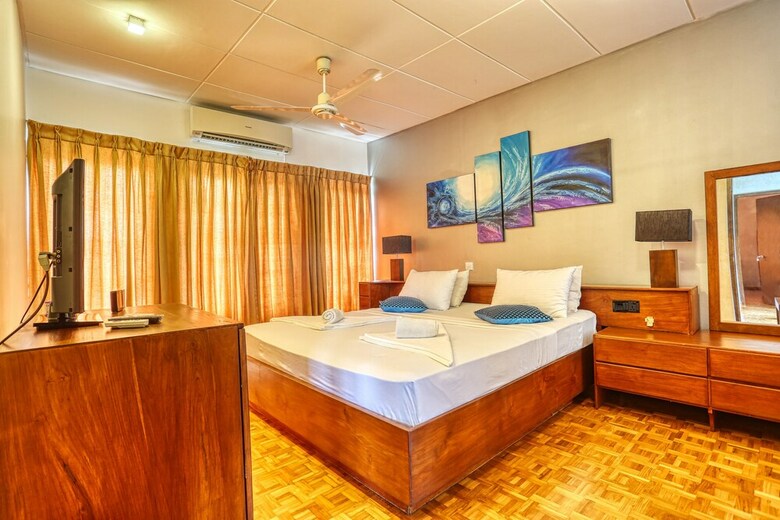 Hotel Oyo 472 Mount Marina Villas