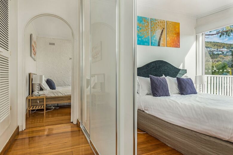 Long Beach House Apartments Sandy Bay