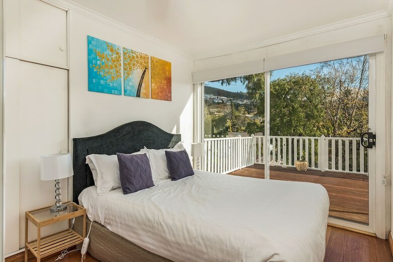 Long Beach House Apartments Sandy Bay