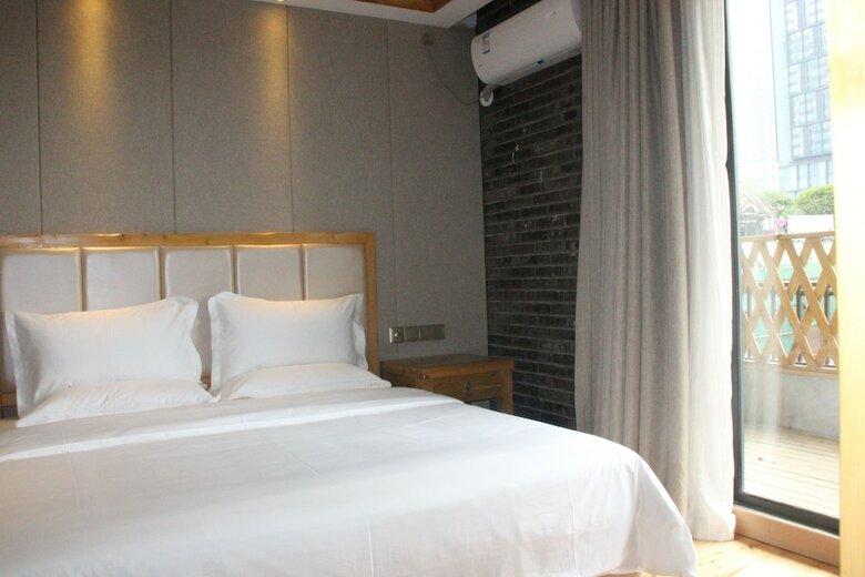 Hotel Qingju Chengdu Taikooli Branch