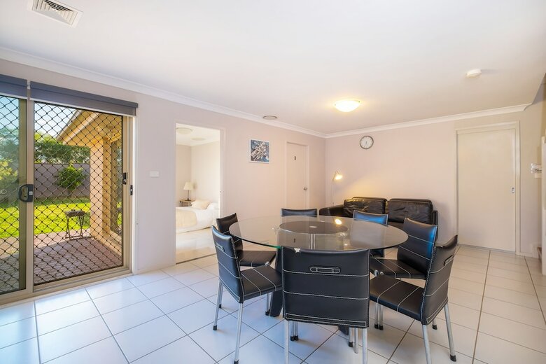 Hotel Getaway Holiday House Bankstown