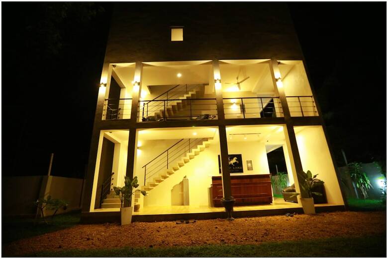 Hotel Chariot Lodge