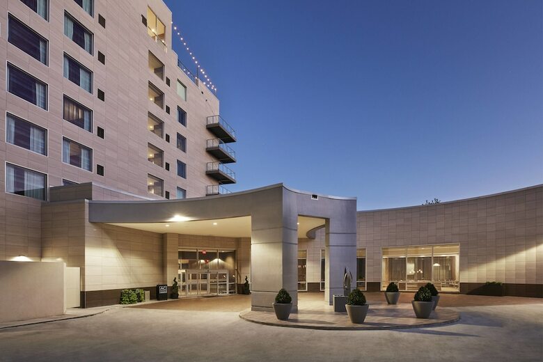 AC Hotel Cincinnati At The Banks