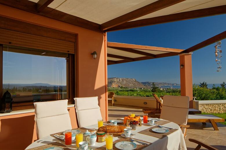 Cretan Vineyard Hill Villa Private Pool, Panoramic View, Beautiful Vineyard