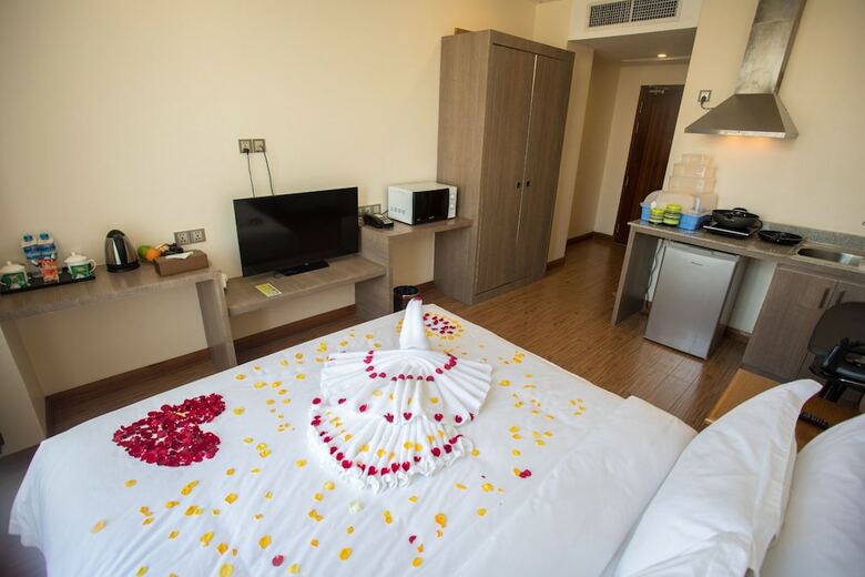 Golden Hotel