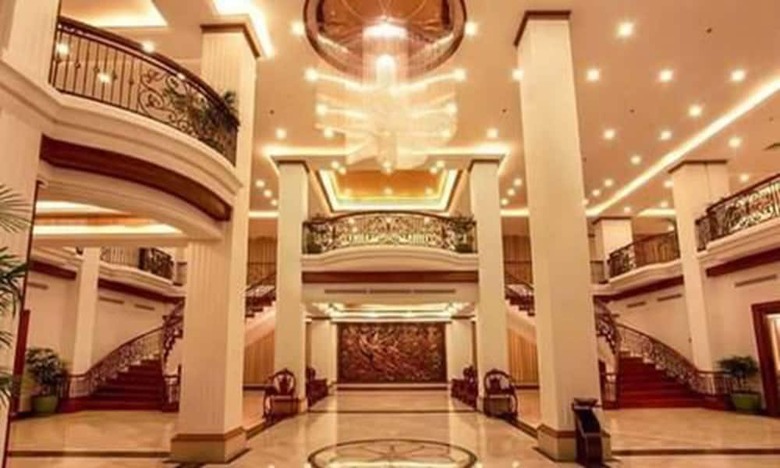 Golden Hotel