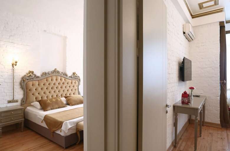 Hutsuite Hotel