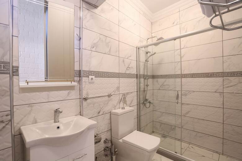 Hutsuite Hotel