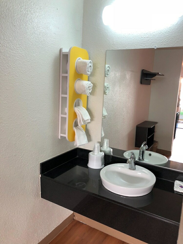 Motel 6 Brunswick, Ga