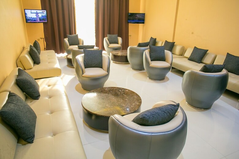 Echelon Heights Hotel