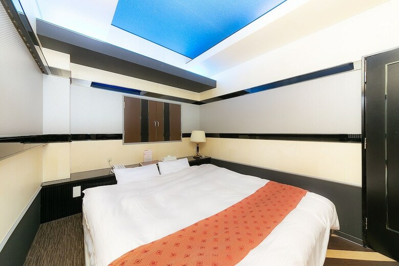 Hotel To