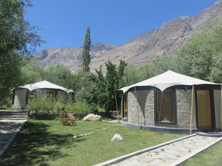 Hotel Mystique Meadows Earth Homes