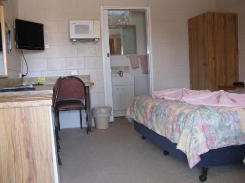 Peak Hill Golden Peak Budget Motel