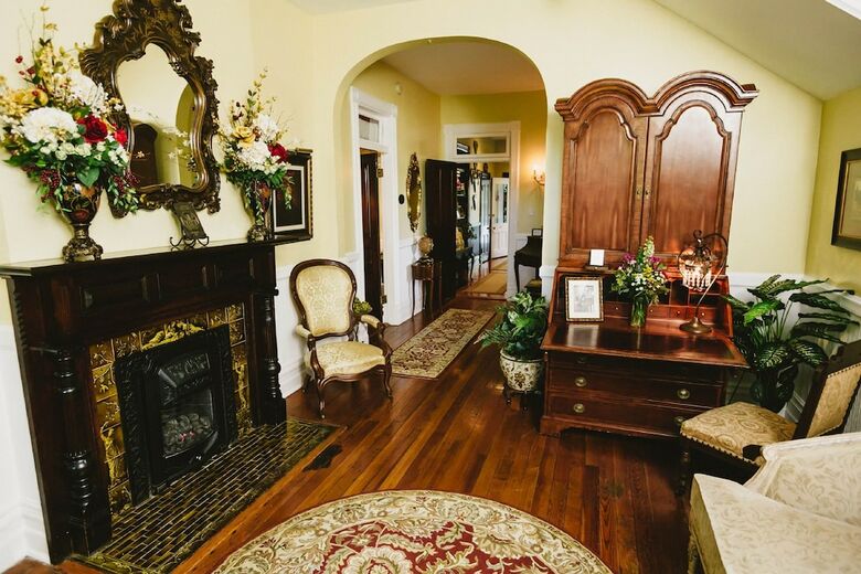 Biltmore Village Inn Bed And Breakfast