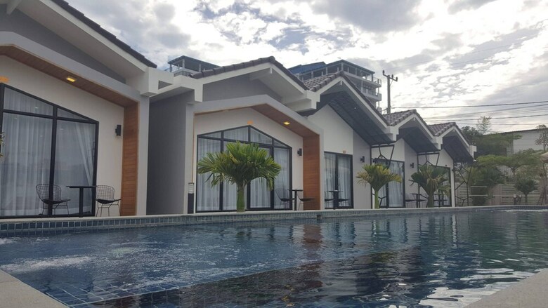 Hotel Sandy Clay Bungalows