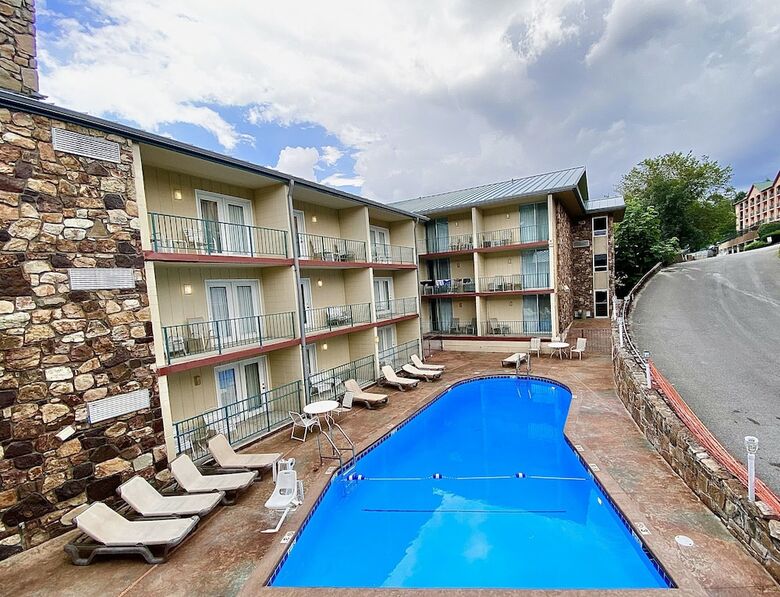 Hotel Reagan Resorts Inn