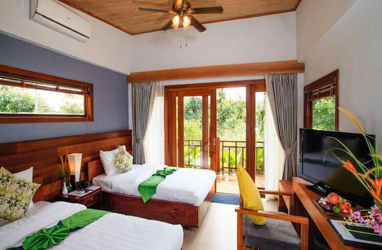 Hotel Mayura Hill Resort