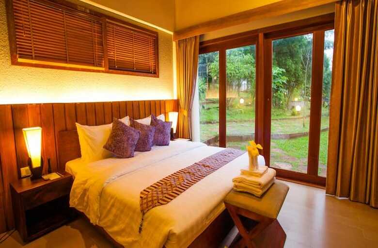 Hotel Mayura Hill Resort